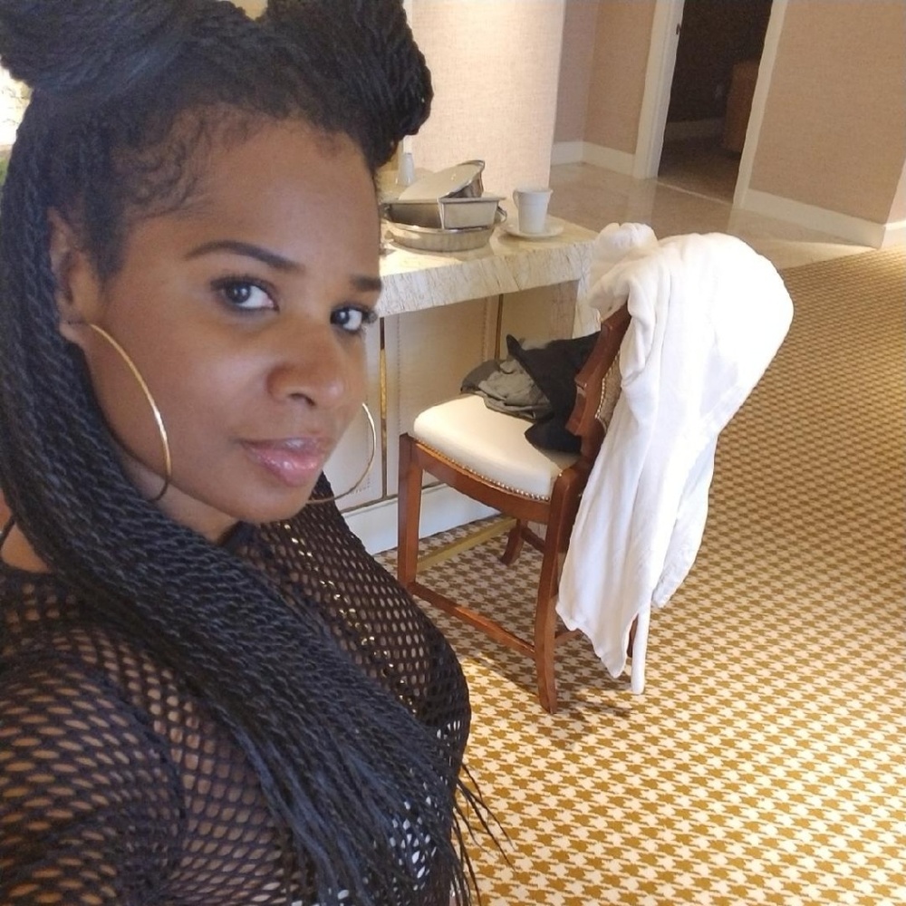 Meet your Posher, Shacresa